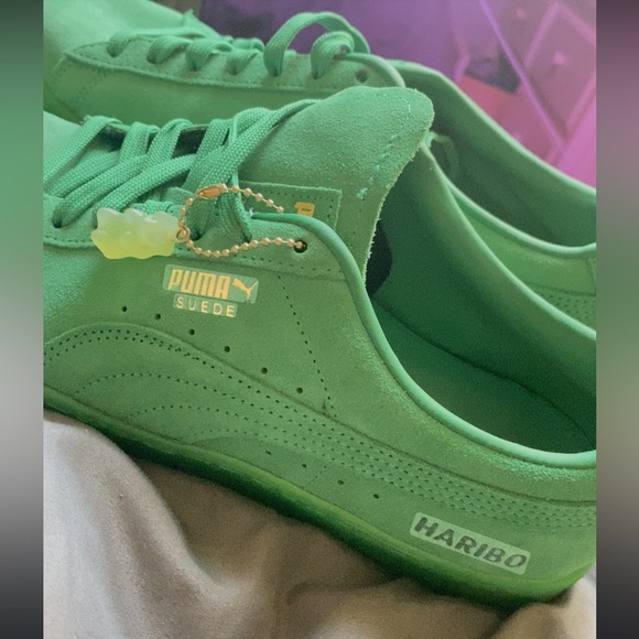 PUMA GREEN HARIBO SNEAKERS SIZE 9 & 1/2 MENS - Picture 2 of 7